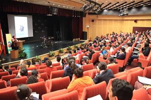 Dr Rania Ezz El Arab et les participants de la dictée