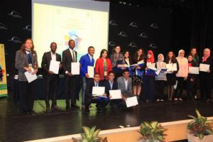 Photo du groupe de l'art oratoire avec le jury, Dr Marwa El Sahn, Dr Shaymaa El Shérif