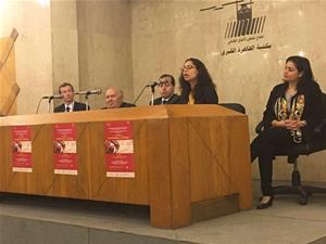 De droite à gauche : Dr. Marwa El Sahn, directrice du CAF, Mme Mona Amer, directrice de la Filière francophone d’Économie et de Sciences Politiques de l’Université du Caire en partenariat avec l’Université Paris 1 Panthéon-Sorbonne, Dr. Hossam M. Gamal, Avocat d’Etat, et Pr. Ahmed El Kosheri, Associé de Kosheri, Rashed & Riad Law Firm (Le Caire, Egypte) et et Stéphane Brena, directeur de l’Institut de droit des affaires internationales (IDAI),Université Paris 1 Panthéon-Sorbonne – Université du Caire