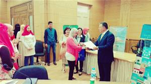 Distribution des certificats aux étudiants qui ont assisté à la formation