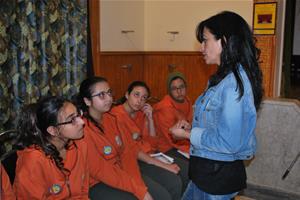 Les participants de l'atelier avec Mme Mona Magdalany, Proviseur du Collège de la Mère de Dieu 