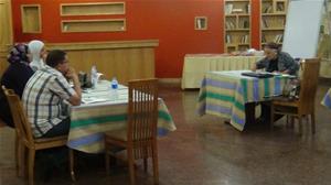 Les participants de l'atelier « La démarche de l’analyse textuelle au premier degré jusqu’à la lecture critique approfondie : la poétique du texte » animé par Dr Gusine Gawdat