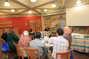 Atelier de Méthodologie : Comment choisir, sélectionner, se documenter, réagir, organiser un plan cohérent avec une méthode critique appropriée au sujet (au corpus) choisi ? Dr Gusine Gawdat – Professeur au Départemant de Langue et de Littérature Françaises – Faculté des Lettres – Université du Caire