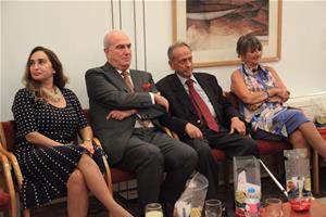 Dr Mohamed Madkour, conseiller ès informatique et porte parole de M. Amr Moussa, avec son épouse, l'Amb Aly Maher et Mme Mona Latif-Ghattas 