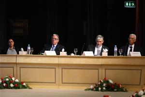 De gauche à droite : Dr Marwa El Sahn, Directrice du Centre d’Activités Francophones (CAF), M. Mahmoud El Kaissy, Président de la Chambre de Commerce et d’Industrie Française en Égypte (CCIFE), M. André Parant, Ambassadeur de France en Égypte et M. Hamdy Loza, le porte-parole de M. Sameh Shoukry Ministre des Affaires Étrangères 