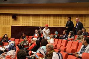 Débat et discussion avec le public 