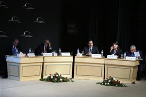 Les intervenants de la 2ème séance : M. Hassan Behnam, Directeur général de la Chambre de Commerce et d’Industrie Française en Égypte (CCIFE), M. Mounir Abdel Nour, Ancien ministre égyptien du Commerce et de l’Industrie, M. Ahmed Darwish, Président de l’Autorité Générale pour la Zone Économique du Canal de Suez, Mme Stéphanie Lanfranchi, Directrice du Bureau de l’Agence Française de Développement (AFD) en Égypte et M. Hassan El Badrawi, l'Ex-vice-ministre égyptien de la Justice