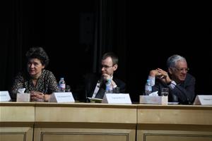 Les intervenants de la séance "Histoire, archéologie et patrimoine" : Mme Marie-Dominique Nenna, Directrice du Centre d’Études Alexandrines (CEAlex), M. Laurent Bavay, Directeur de l’Institut Français de l’Archéologie Orientale (IFAO) et M. Mohamed Awad, Architecte, et membre du corps enseignant du Département d’Architecture, Faculté d’Ingénierie, Université d’Alexandrie