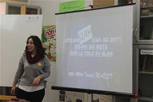 Les participants à l'atelier avec M<sup>lle </sup> Imane Mansi, l'animatrice de l'atelier