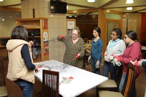  Atelier de création de grosses têtes  