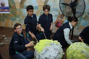  Atelier de création de grosses têtes  