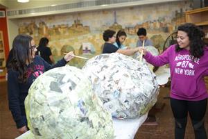  Atelier de création de grosses têtes  <ul></ul>