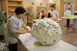  Atelier de création de grosses têtes  <ul></ul>