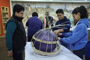  Atelier de création de grosses têtes  <ul></ul>