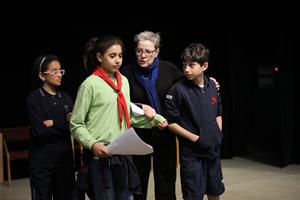 Les participants de l'atelier de théâtre durant la répétition