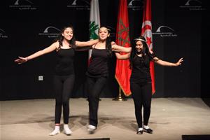  Pièce de théâtre : Sur le bout de la langue par les élèves du Collège de la Mère de Dieu d’Alexandrie