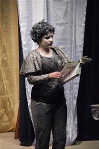  Pièce de théâtre : Sur le bout de la langue par les élèves du Collège de la Mère de Dieu d’Alexandrie