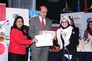 Remise des prix du CONCOURS SUR LES CÉLÉBRITÉS FÉMININES FRANCOPHONES, Ghada Mohamed, la gagnante du deuxième prix de la traduction