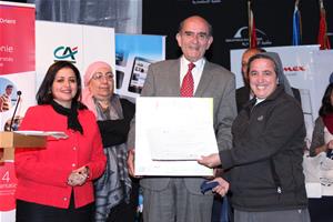 Remise des prix du CONCOURS SUR LES CÉLÉBRITÉS FÉMININES FRANCOPHONES, Soeur Wafaa a reçu le prix à la place de Mariam Gabre, la gagnante du premier prix de l'oeuvre picturale