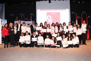 Photo de groupe avec les participants de l’ATELIER DE THÉÂTRE