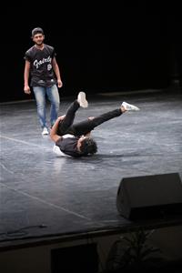 Danse : C’est la vie par un Groupe Hip-Hop Break Dance