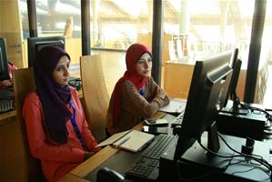 Séance d'apprentissage des différents moyens de l'accès aux ressources électroniques de la Bibliotheca Alexandrina : Catalogue de la BA - M<sup>me</sup> Hala Hassan ; Recherche sur internet - M<sup>me</sup> Cherine Ibrahim