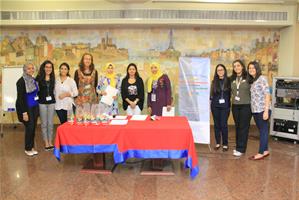 Photo de groupe avec les étudiants de l'Université de Beni Suef