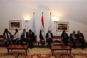 De gauche à droite : Mme Eugène ALLOU-ALLOU, l’épouse de l’Ambassadeur de la Côte d’Ivoire en Egypte, SEM Eugène Allou-Allou, Ambassadeur de la Côte d'Ivoire en Egypte, M. Nagy Atalla, le chef de la fédération arabe pour la lutte contre la criminalité internationale, le terrorisme et le blanchiment d'argent et SEM Soriba Camara, l'Ambassadeur de la République de Guinée, M. Nagy Atalla, le chef de la fédération arabe pour la lutte contre la criminalité internationale, le terrorisme et le blanchiment d'argent, SEM Soriba Camara, l'Ambassadeur de la République de Guinée, M. Gérald Grunberg, Professeur associé à l’Université Senghor et Président du Comité français du programme de l’UNESCO « Mémoire du monde », Mme l’Ambassadeur Fa