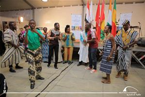 Un spectacle artistique présenté par les étudiants de l'université Senghor 