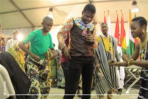  Un spectacle artistique présenté par les étudiants de l'université Senghor 