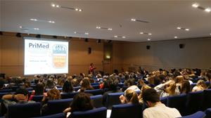 A la bibliothèque de l'Alcazar