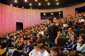 Projection des films et un débat