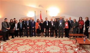  Photo de groupe avec les invités du colloque