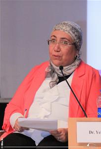  L'intervention de Mme. Omneya Shaker, Responsable du Campus numérique francophone d’Alexandrie de l’Agence Universitaire de la Francophonie (AUF), Moyen Orient et Directrice du Département Formations à distance et TICE, Université Senghor d’Alexandrie