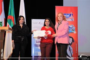  La distribution des certificats de l'atelier « Dis-moi dix mots en dix tons »