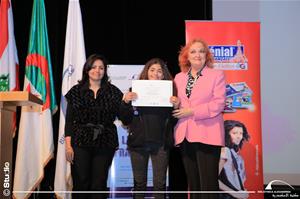  La distribution des certificats de l'atelier « Dis-moi dix mots en dix tons »