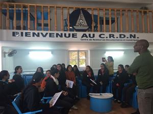 Les participants de l'atelier au College de la Mère de Dieu avec M.Wilfried N'SONDE, écrivain et musicien congolais