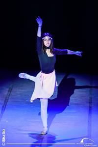  Danse « Feel it Still » par Farida Khaled