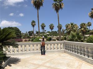 Les participants du 1<sup>er </sup>groupe aux jardins d’Antoniades