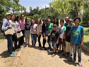 Photo de groupe aux jardins d’Antoniades