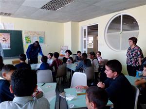  Premier atelier du Forum international à l’école N10 à Gyumri en Arménie par les caravaniers d’Egypte, du Tchad et du Sénégal