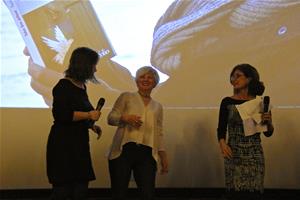 Avec Asuman Atakul Firtina, la réalisatrice du film "Naissance-Mariage-Mort, troips étapes de la vie"