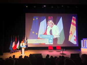  Mot de M<sup>me</sup> Caroline Pozmentier, Vice-présidente déléguée des relations internationales