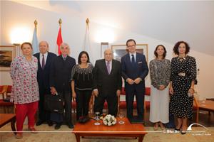 Photo de groupe avec les invités du colloque
