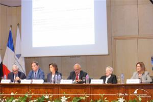 De gauche à droite : M.Thierry Chambolle, Président de l’ASFLCS, Jérôme Baconin, Conseiller économique de l’ambassade de France en Égypte, M<sup>me</sup> Christine Adrien, Déléguée générale de l’ASFLCS, Dr Fathy Saleh, Conseiller auprès du Premier ministre, chargé des affaires du patrimoine, M<sup>me</sup> Renée Blandin et Dr Nihal el Rafei