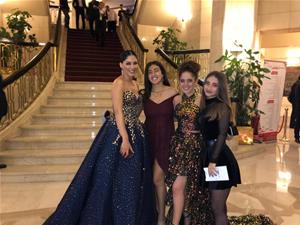 Avec les deux actrices Nada Moussa et Rana Raeis lors de la cérémonie de clôture  