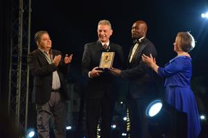  Lors de la cérémonie d'inauguration  