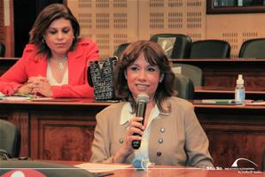  M<sup>me</sup> Yvonne Azer, Directrice, Institution Sainte Jeanne Antide et M<sup>me</sup> Maha Helal, Conseillère pédagogique à l'IFE, chargée de la coopération éducative