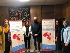 De gauche à droite : M<sup>me</sup> Hemat ElCheickh, Trésoirère du CAF, Dr Marwa El Sahn, Directrice du Centre d’Activités Francophones (CAF), M. Thierry Verdel, Recteur de l’Université Senghor à Alexandrie, M<sup>lle</sup> Fadwa Issa, Spécialiste d'activités francophones au CAF et M<sup>me</sup> Iman Abdellatif, Secretaire exécutive du CAF