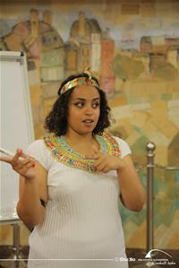  Ranine Essam, l'animatrice de l'atelier "A B C Egyptologie"